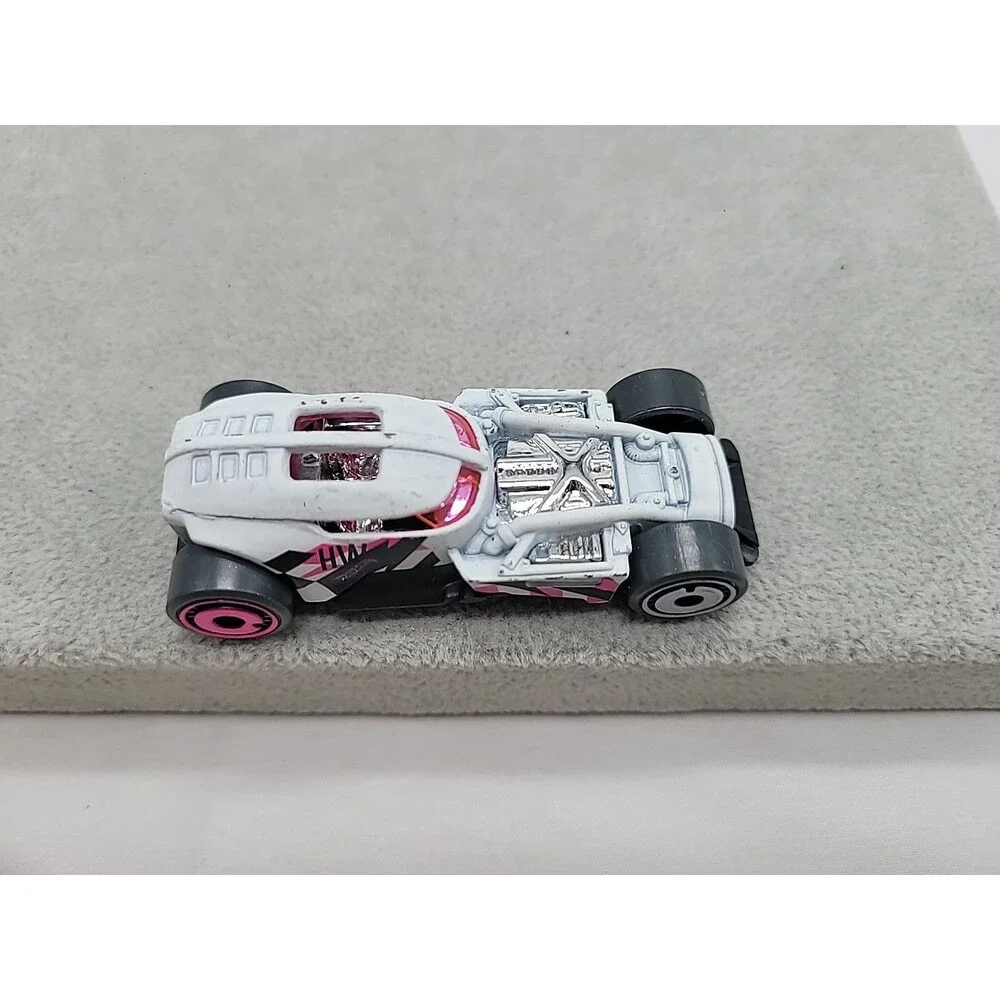 2018 Hot Wheels HW50 Concept Speed Blur White Diecast 1:64 Toy Race Car